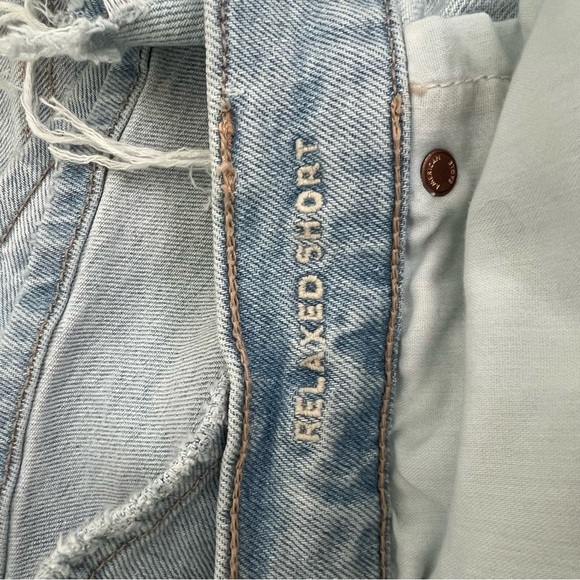American Eagle Women's Light Wash High Rise Jean Shorts Sz 12 - Picture 5 of 7